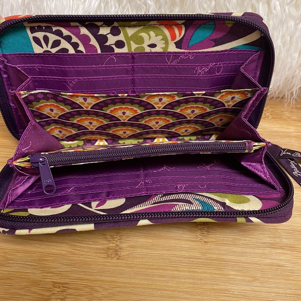 VERA BRADLEY // PLUM CRAZY Zippy Quilted Cloth Accordion Wallet EUC - Picture 6 of 9